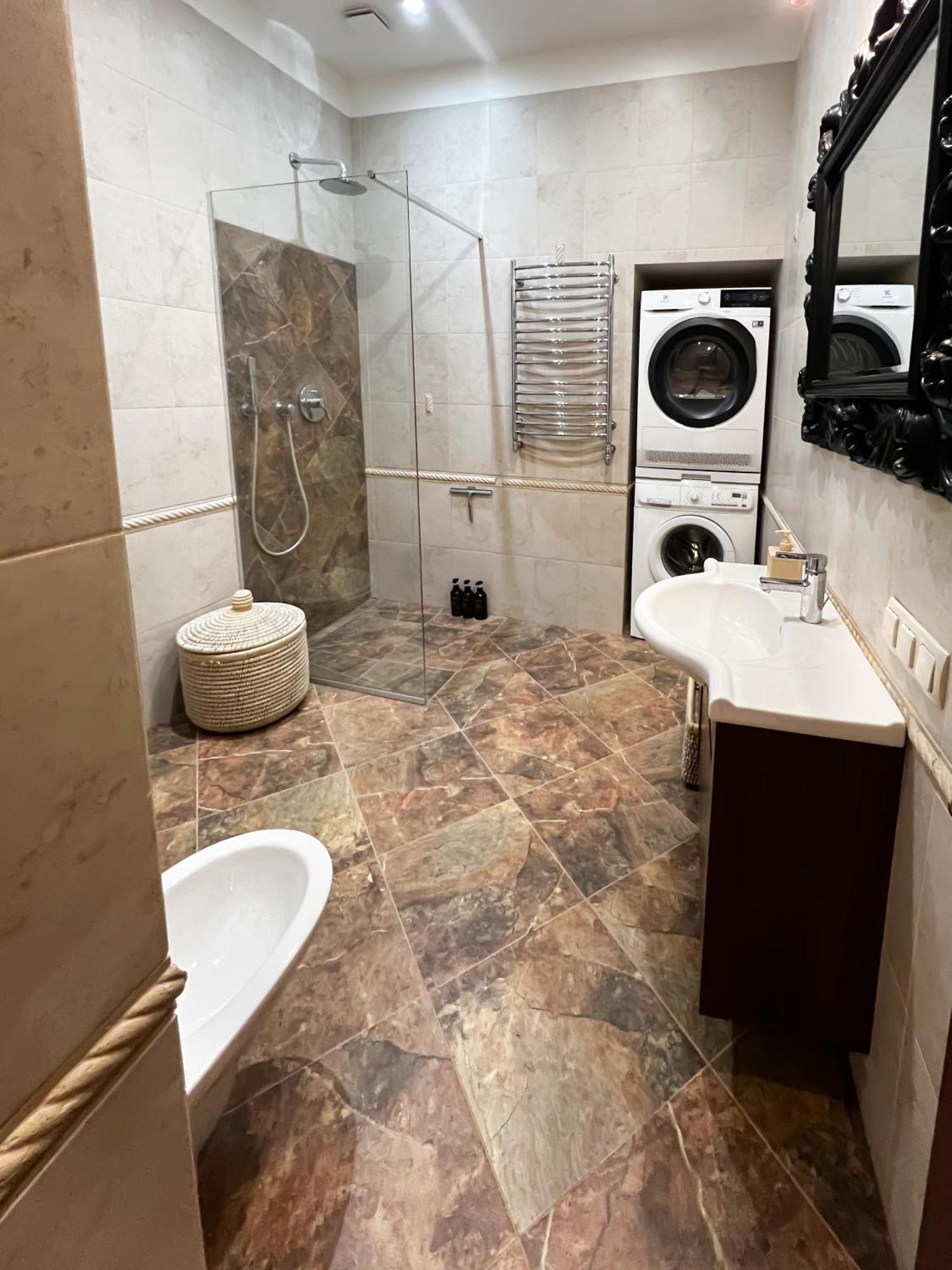 Luxury Old Town Apartment วิลนีอุส ภายนอก รูปภาพ