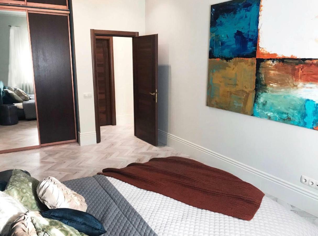 Luxury Old Town Apartment วิลนีอุส ภายนอก รูปภาพ