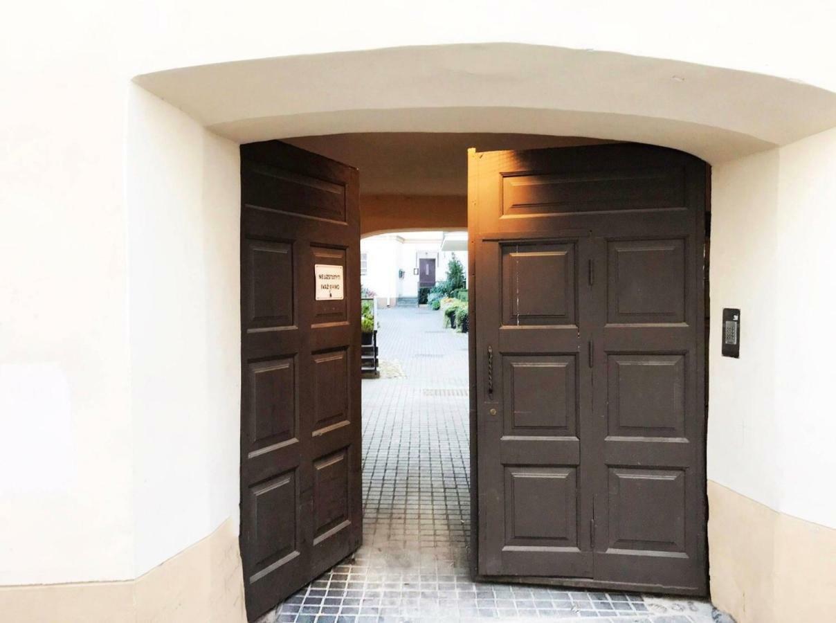 Luxury Old Town Apartment วิลนีอุส ภายนอก รูปภาพ